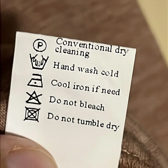 Tan blouse is new, no tags or brand. Size tag is wrong. I’m thinkin XL, generous - Picture 6 of 8